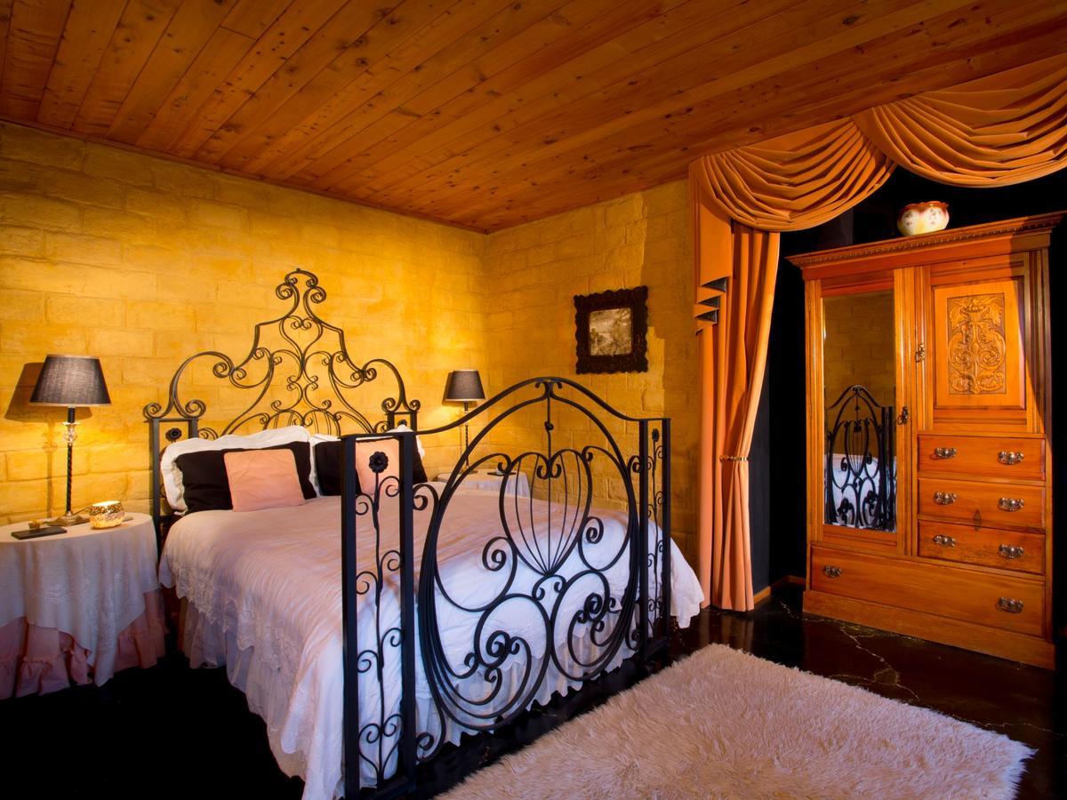 The Mudcastle Villa Нелсън Екстериор снимка